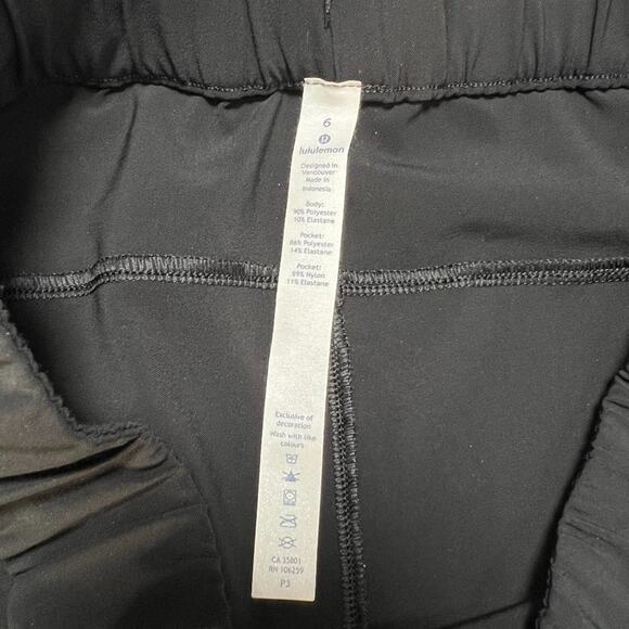 Lululemon On The Fly Pant Woven 28" SIZE 6 Black Joggers Flowing Fabric Travel - Picture 4 of 11